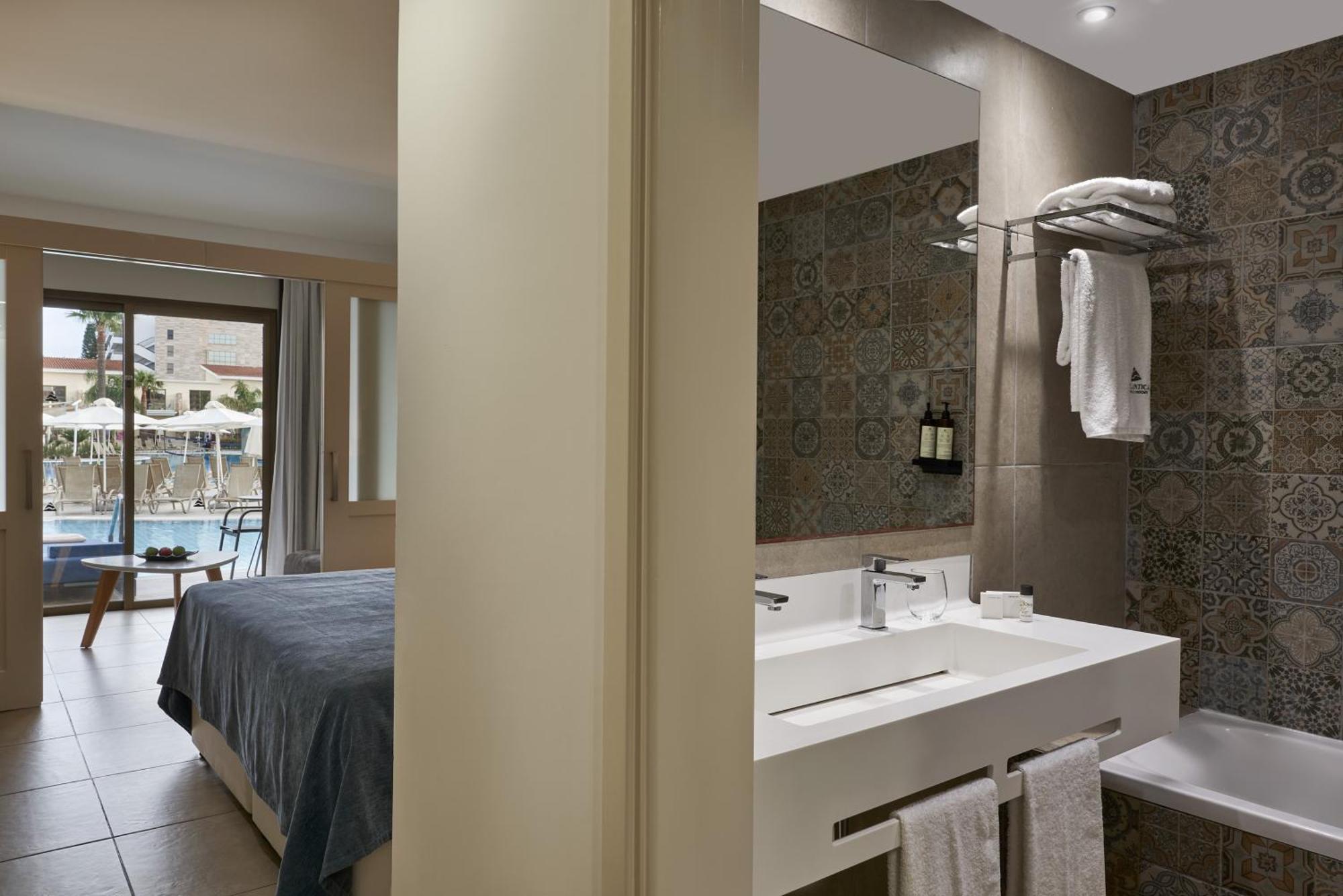 Atlantica Aeneas Resort 圣纳帕 外观 照片